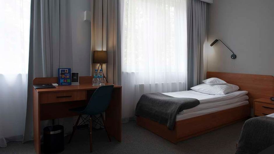 Hotel Edison Room