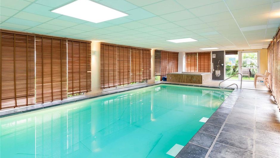 Ibis Styles Morlaix Pool