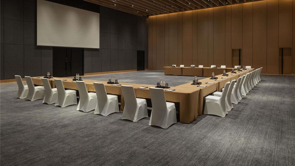 Delano Dubai Meeting