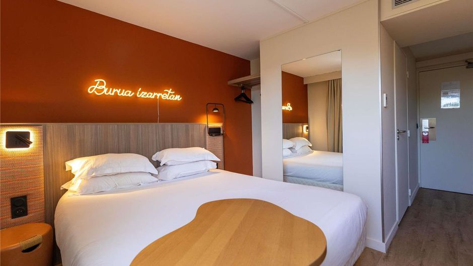 Ibis Styles Saint Jean De Luz Room