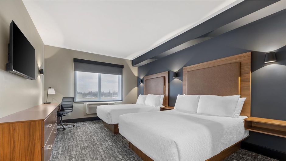 Best Western Plus Neepawa Hotel Room