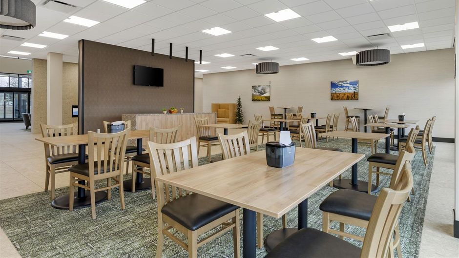 Best Western Plus Neepawa Hotel Restaurant