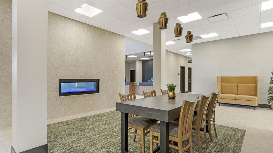 Best Western Plus Neepawa Hotel Lobby