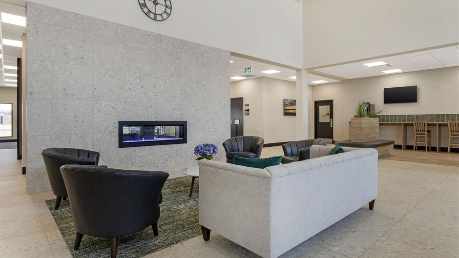 Best Western Plus Neepawa Hotel Lobby