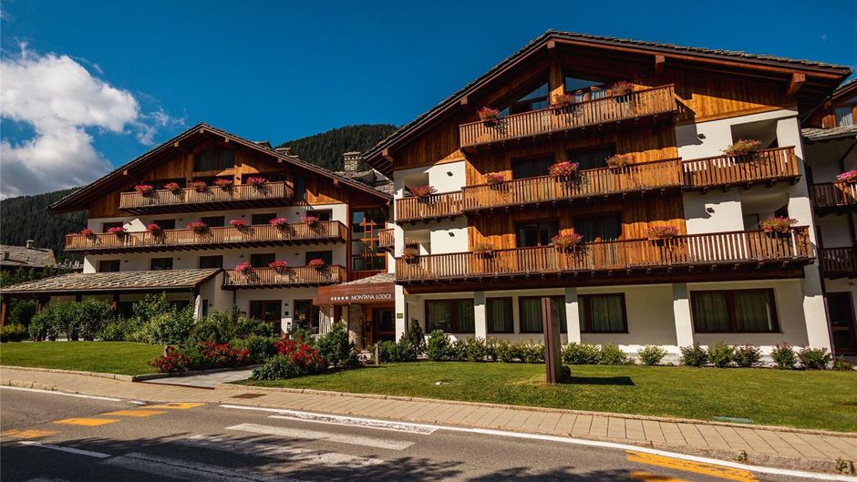 Montana Lodge And Spa Exterior