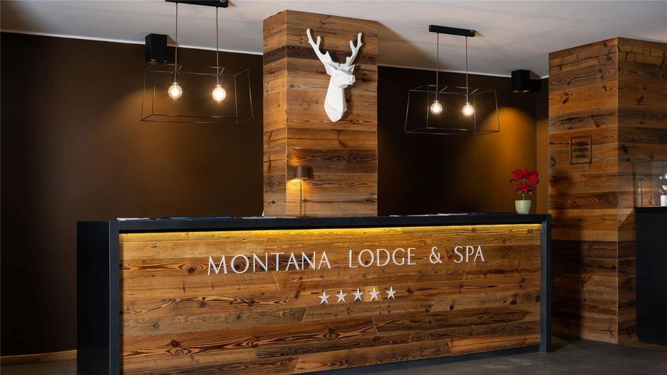Montana Lodge And Spa Lobby