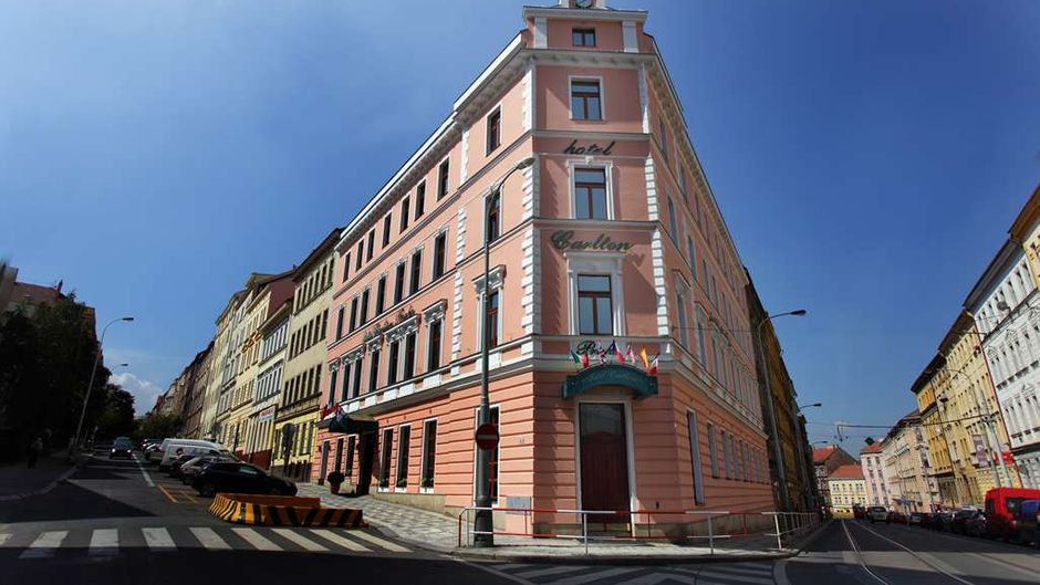 Hotel Carlton Exterior