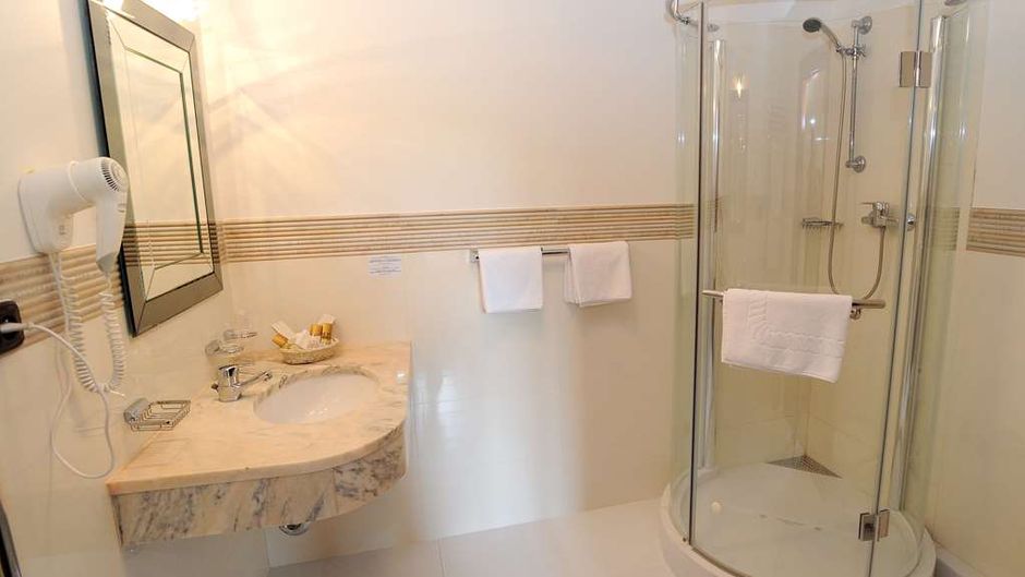 Romantic Hotel Mlyn Room