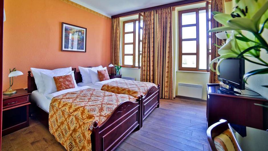 Romantic Hotel Mlyn Room