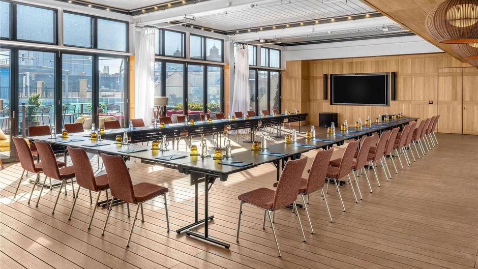 Pullman Budapest Meeting