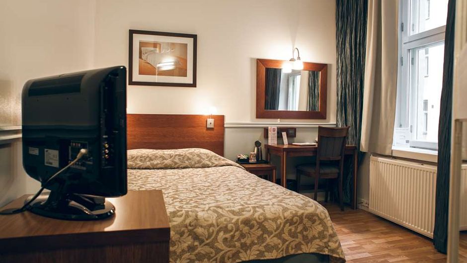 Anna Hotel Room