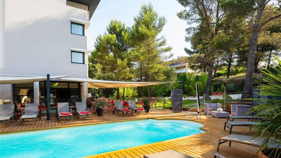 Mercure Aix-en-Provence La Duranne Gare Pool
