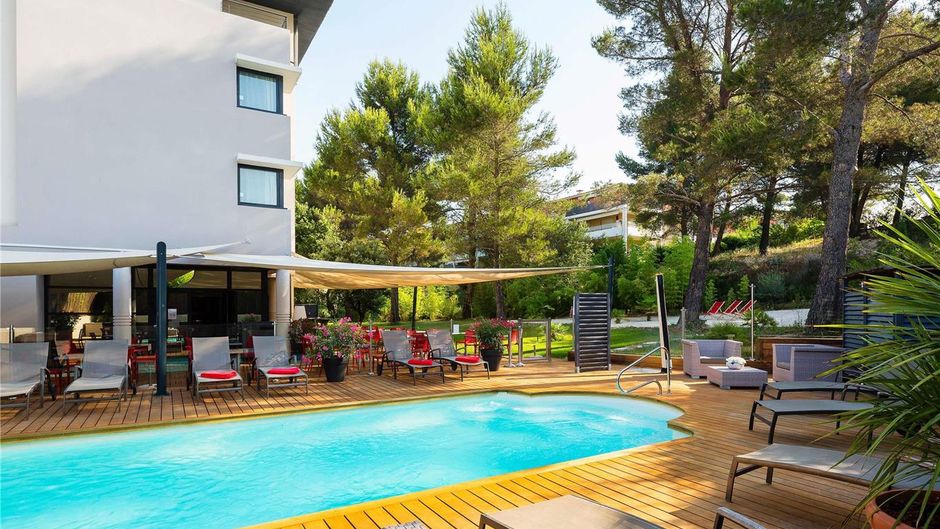 Mercure Aix-en-Provence La Duranne Gare Pool