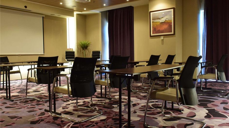 Bucharest Unirii Square Hotel Meeting