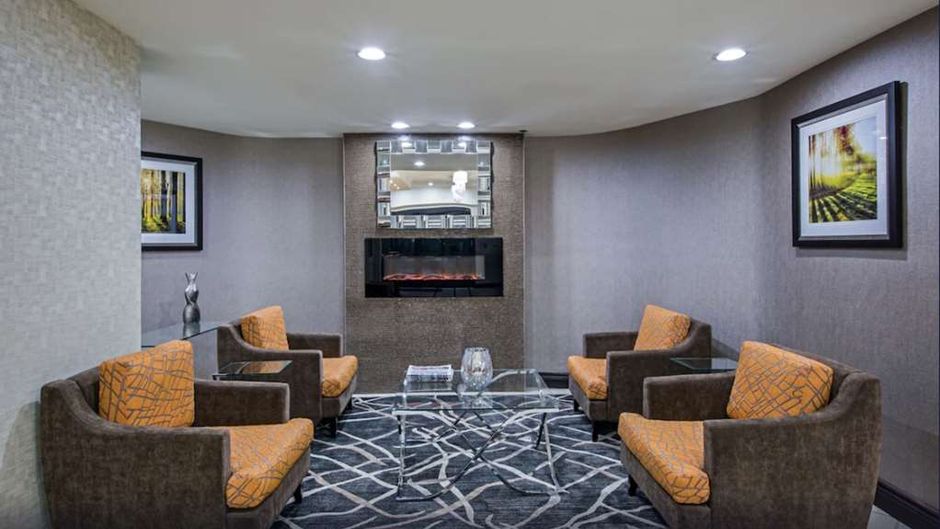 Quality Inn & Suites Lobby