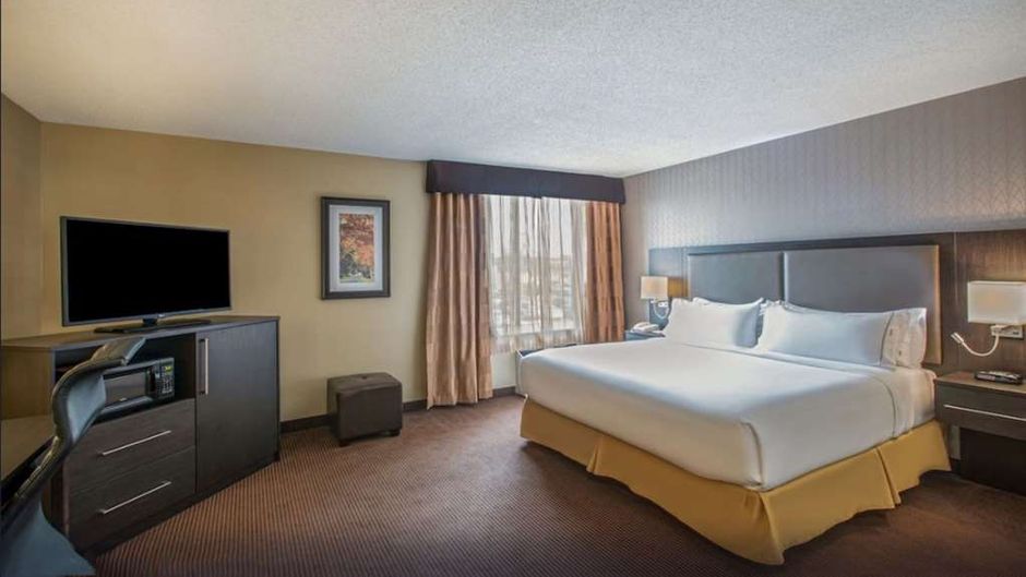 Quality Inn & Suites Room