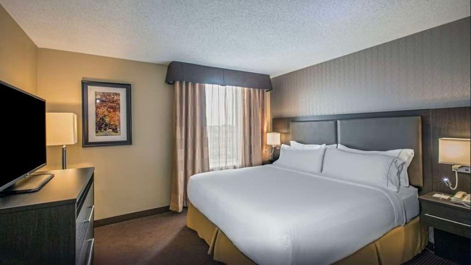 Quality Inn & Suites Room