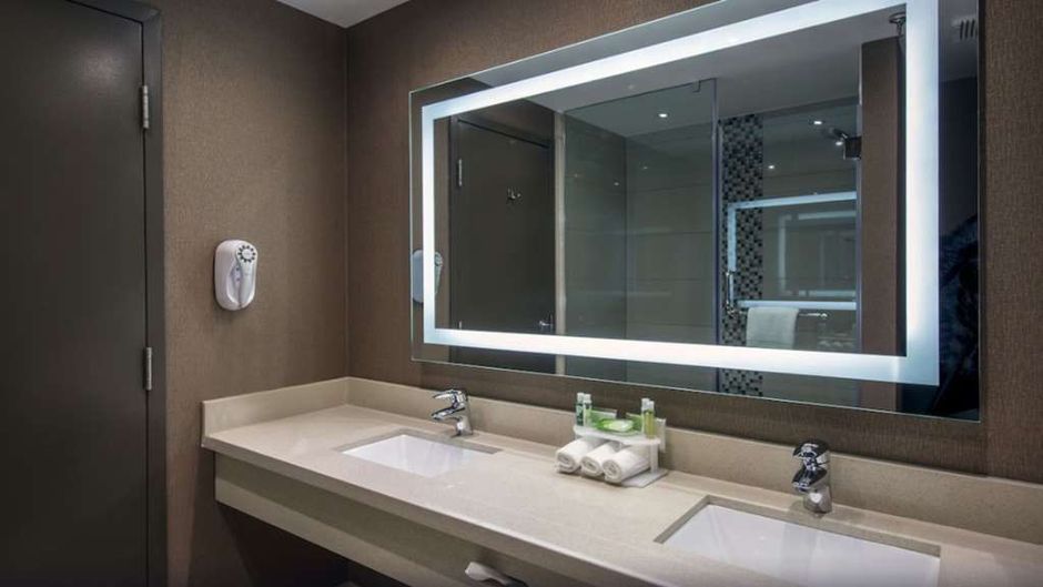 Quality Inn & Suites Room