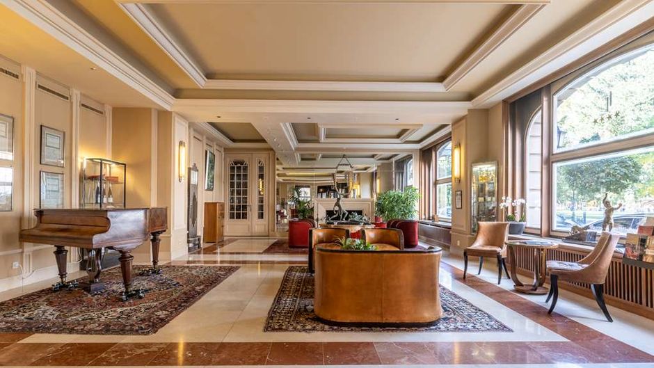 Hotel du Parc Lobby