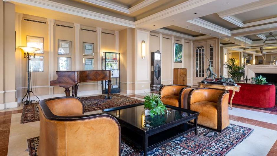 Hotel du Parc Lobby