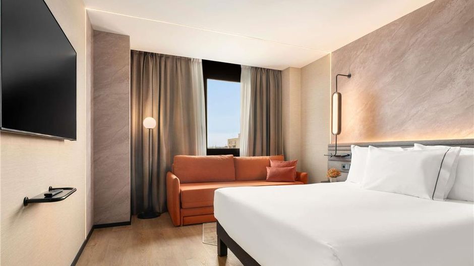Novotel Valencia Room
