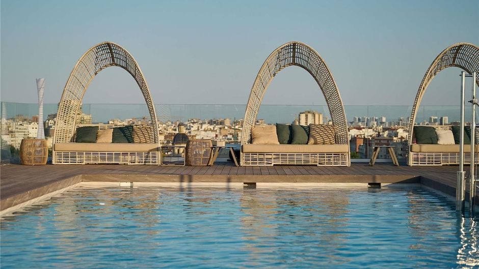 Novotel Valencia Pool