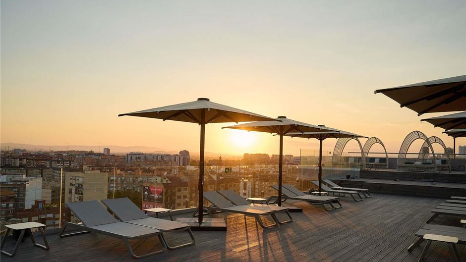 Novotel Valencia Pool