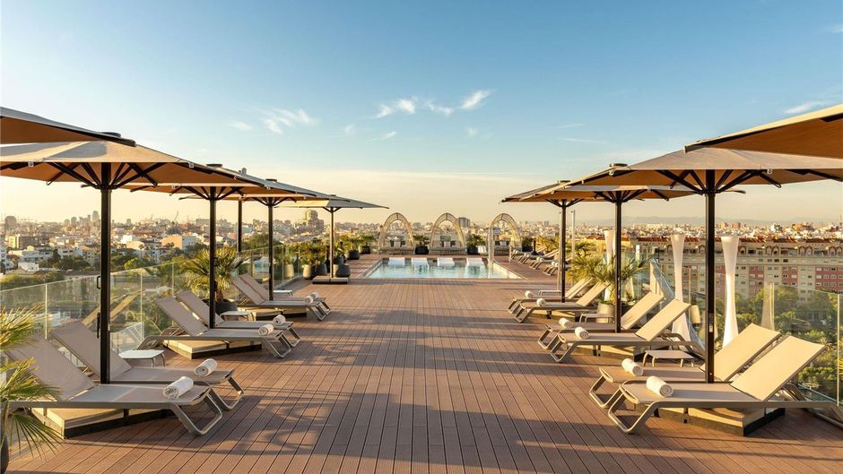 Novotel Valencia Pool