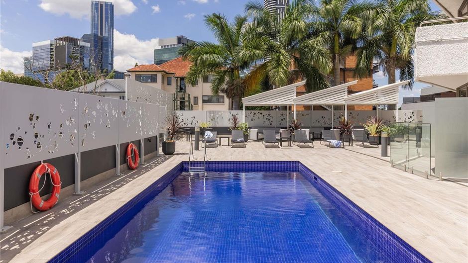 Mercure Brisbane Spring Hill Pool