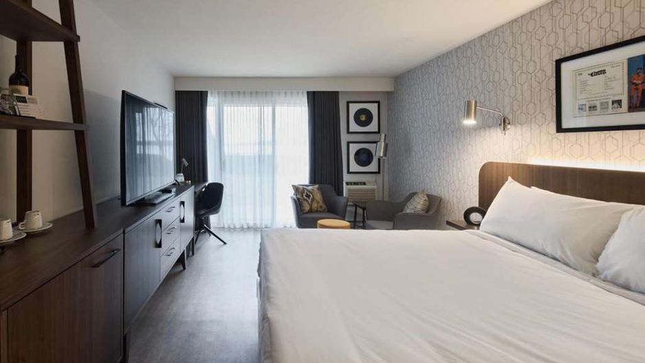 Verso Hotel Room
