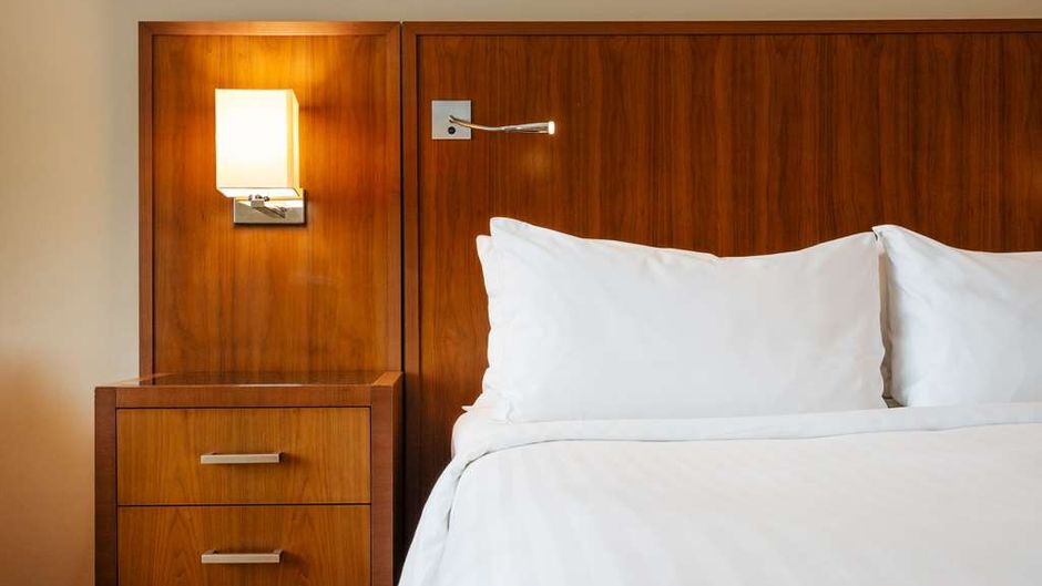 Radisson Red London Twickenham Room