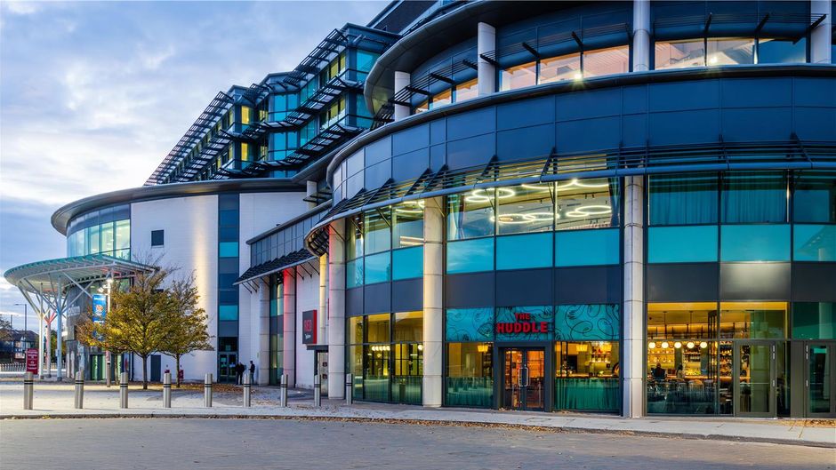 Radisson Red London Twickenham Exterior