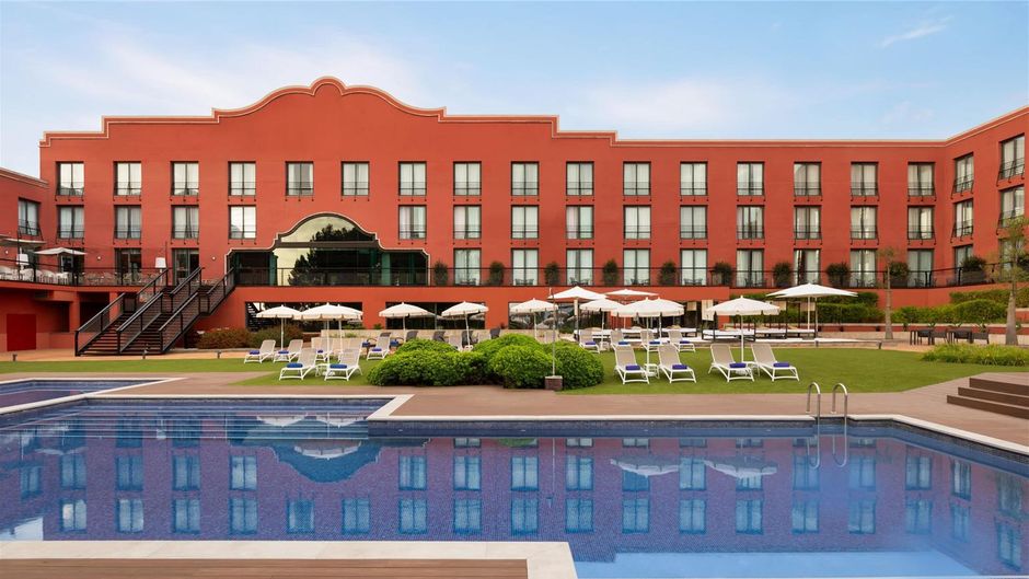Dolce by Wyndham Barcelona Resort Pool