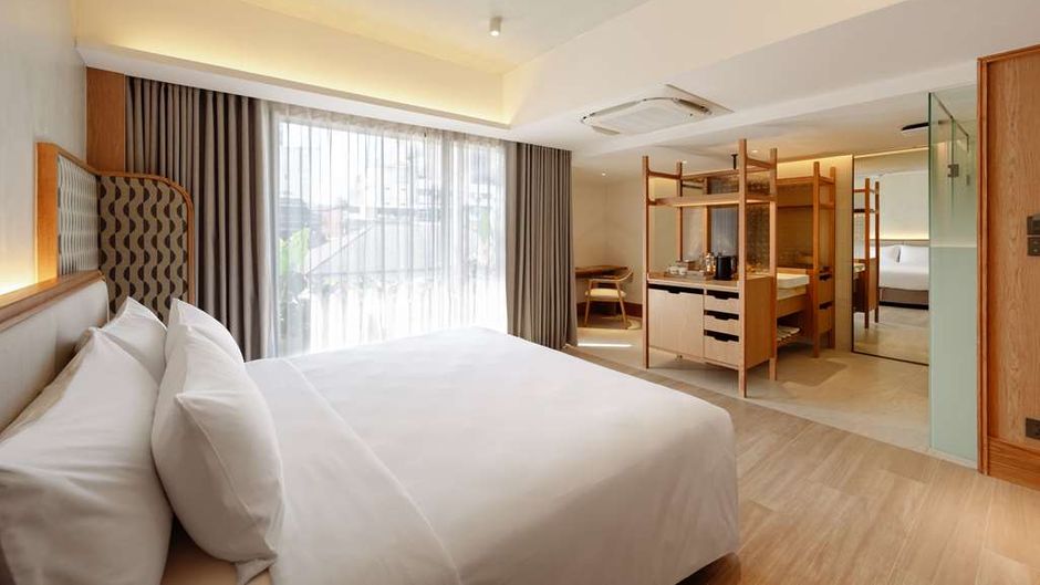 Ad Lib, Bangkok Room