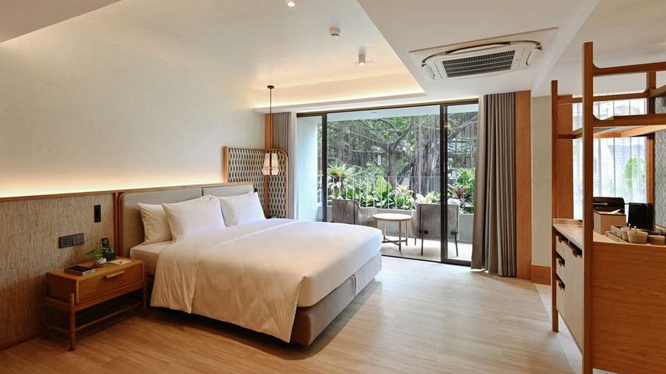 Ad Lib, Bangkok Room