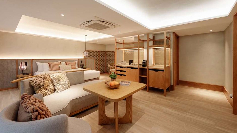 Ad Lib, Bangkok Room