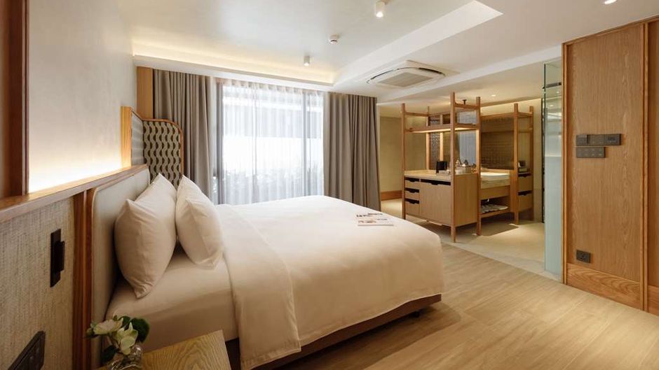 Ad Lib, Bangkok Room