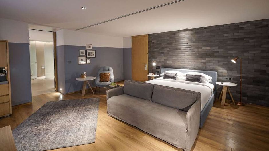Ad Lib, Bangkok Room