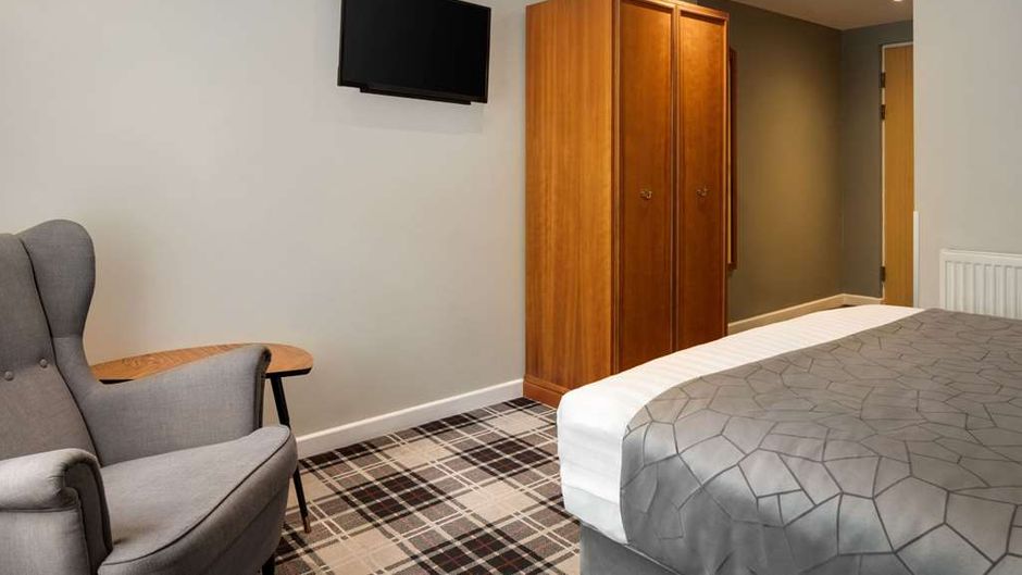 Heritage Park Hotel Room