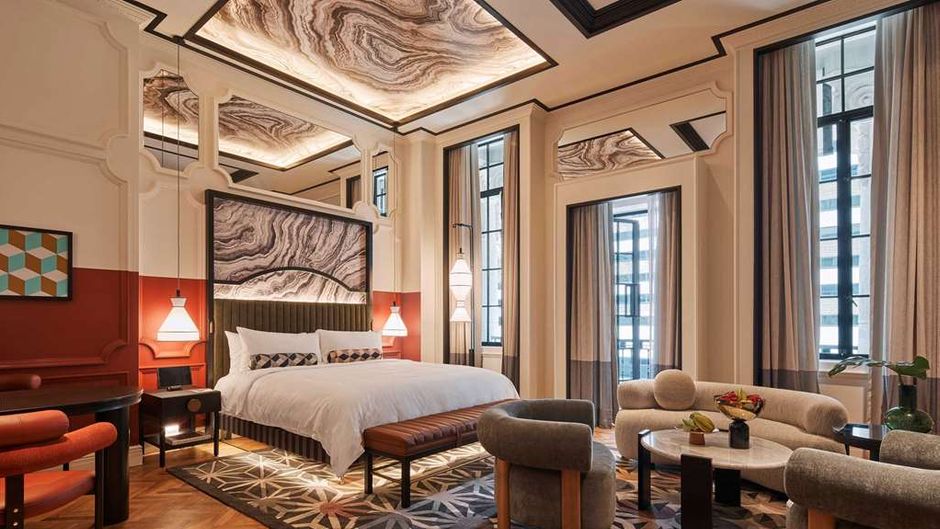 QT Singapore Suite