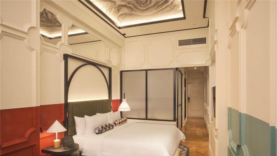 QT Singapore Room