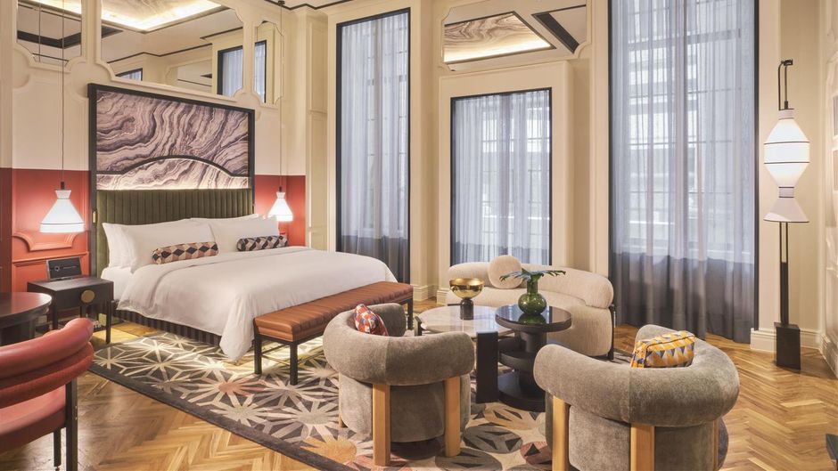 QT Singapore Suite
