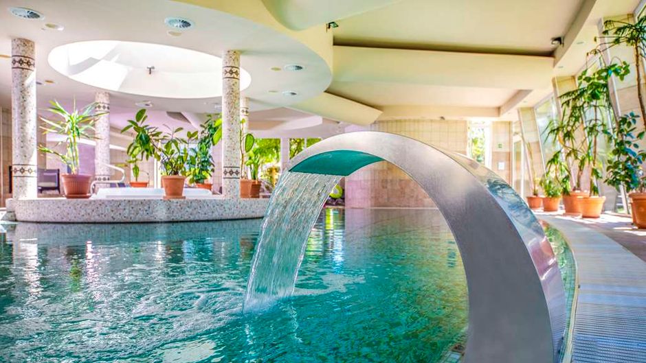 Residence Conference & Wellness Pool
