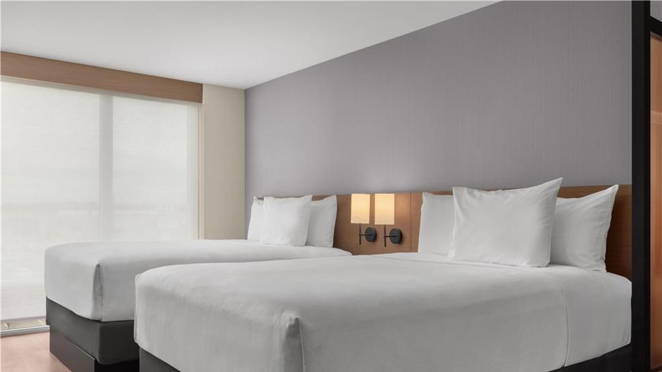Hyatt Place/Airport Corporate Centre Suite