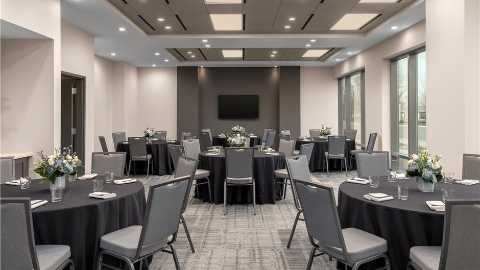 Hyatt Place/Airport Corporate Centre Meeting