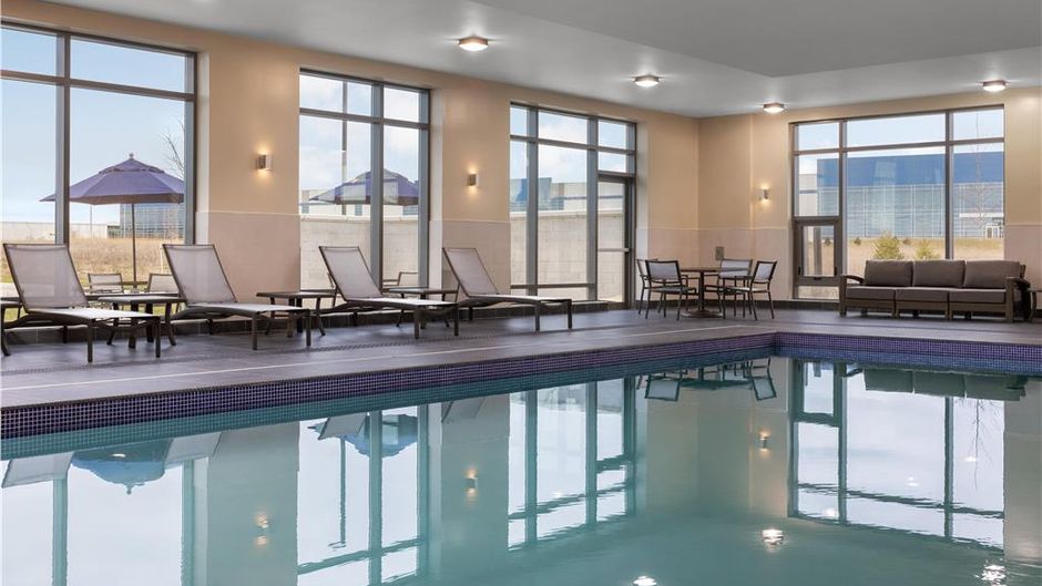 Hyatt Place/Airport Corporate Centre Pool