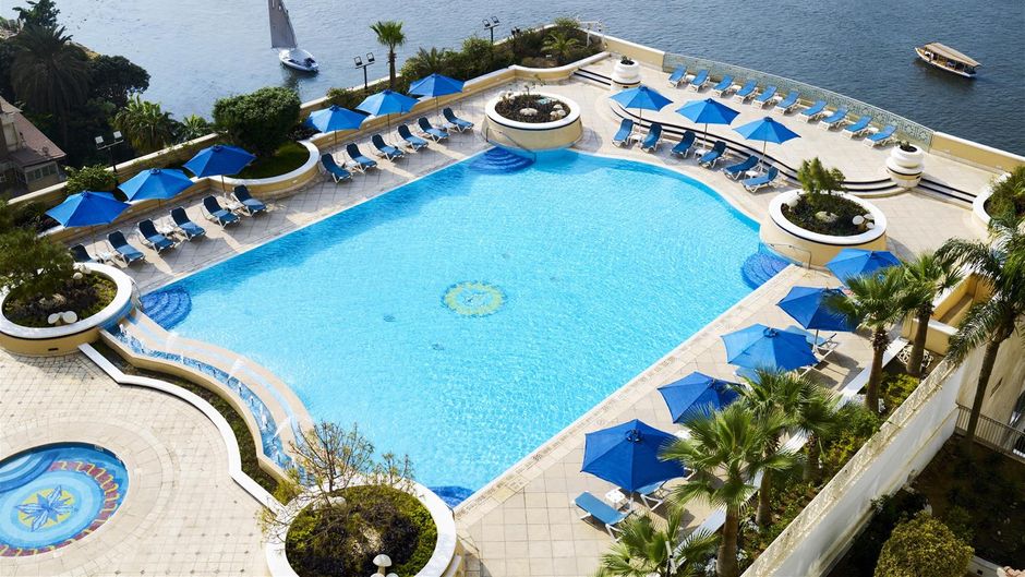 Hilton Cairo Grand Nile Pool