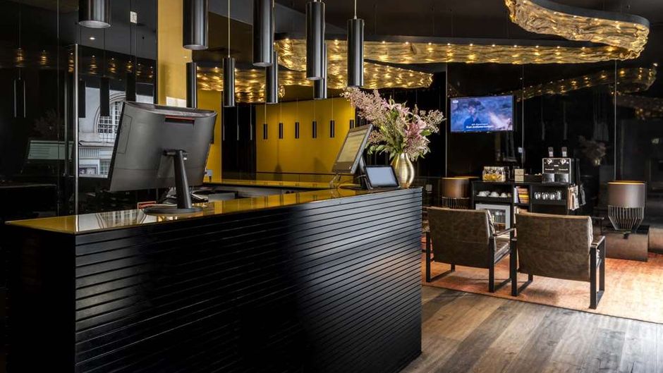 9Hotel Mercy Lobby