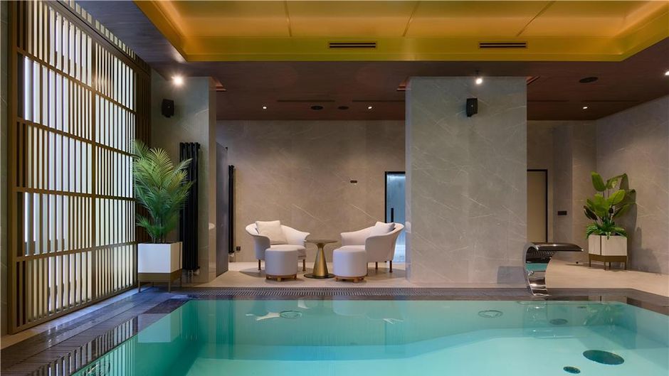 Acron Hotel Veliky Novgorod Pool