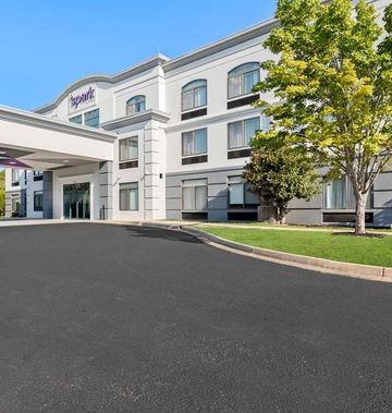 Spark by Hilton Tupelo
